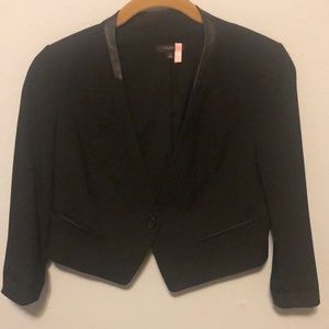 Ann Taylor cropped tuxedo jacket